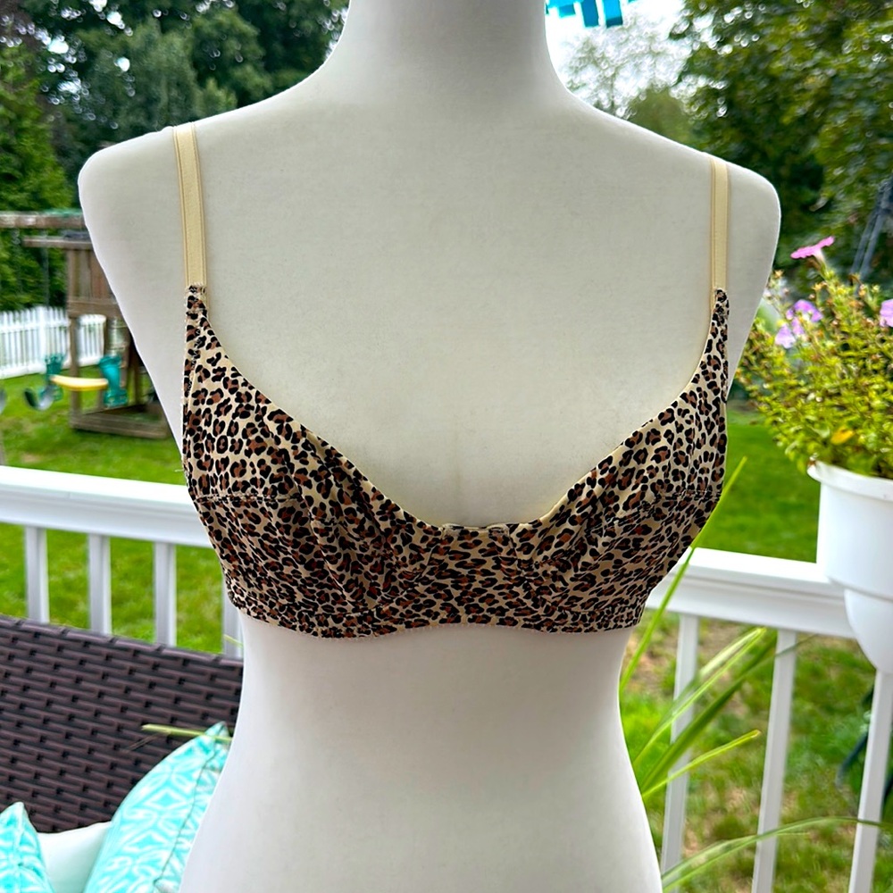 EUC Vintage Victorias Secret Demi Bra in Leopard Print
